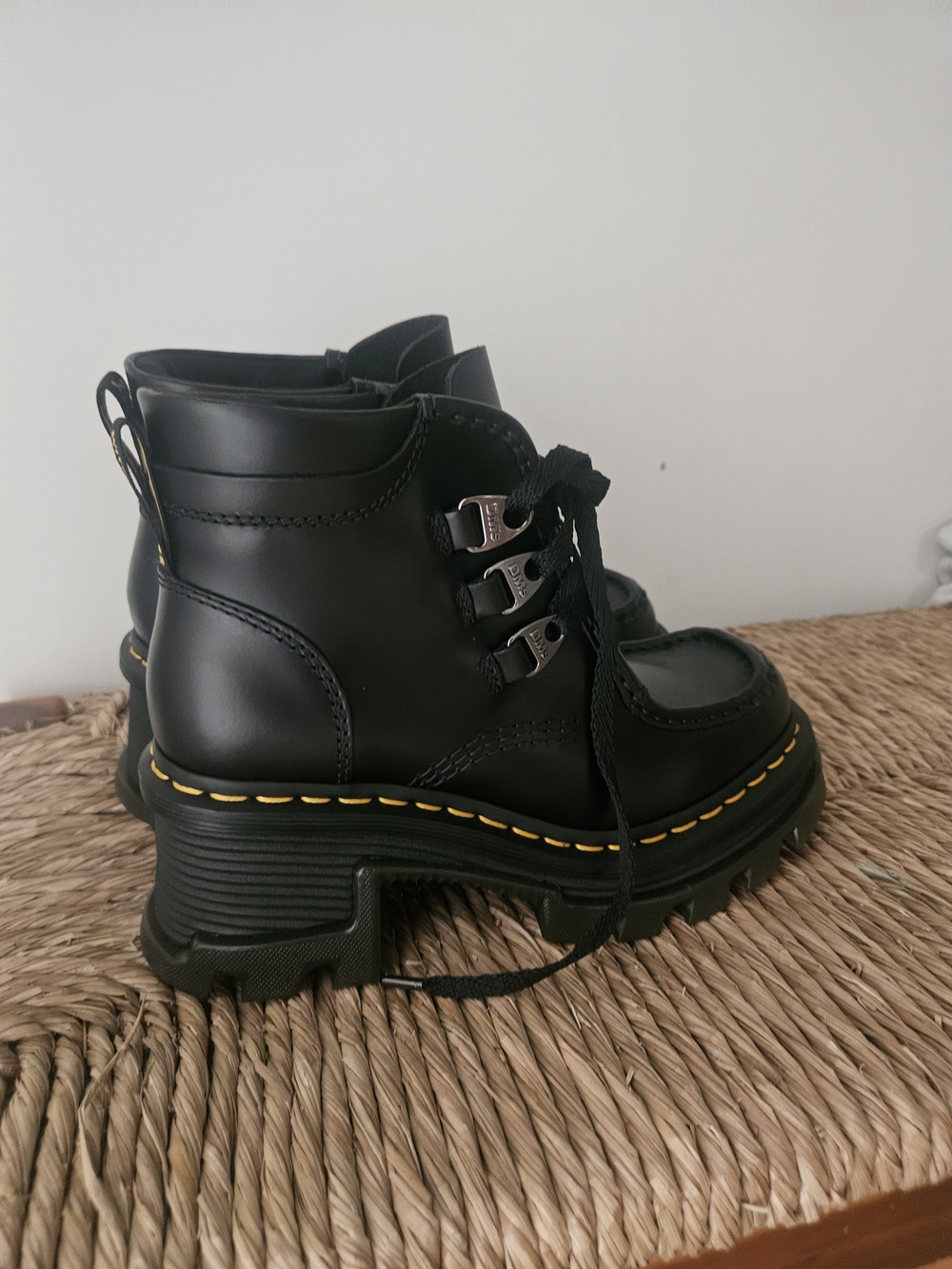 Dr. Martens Black Chunky Lace-Up Women's Boots Size 6 New